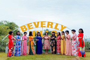NHỮNG NGƯỜI PHỤ NỮ XINH ĐẸP TỪ BEVERLY HILLS